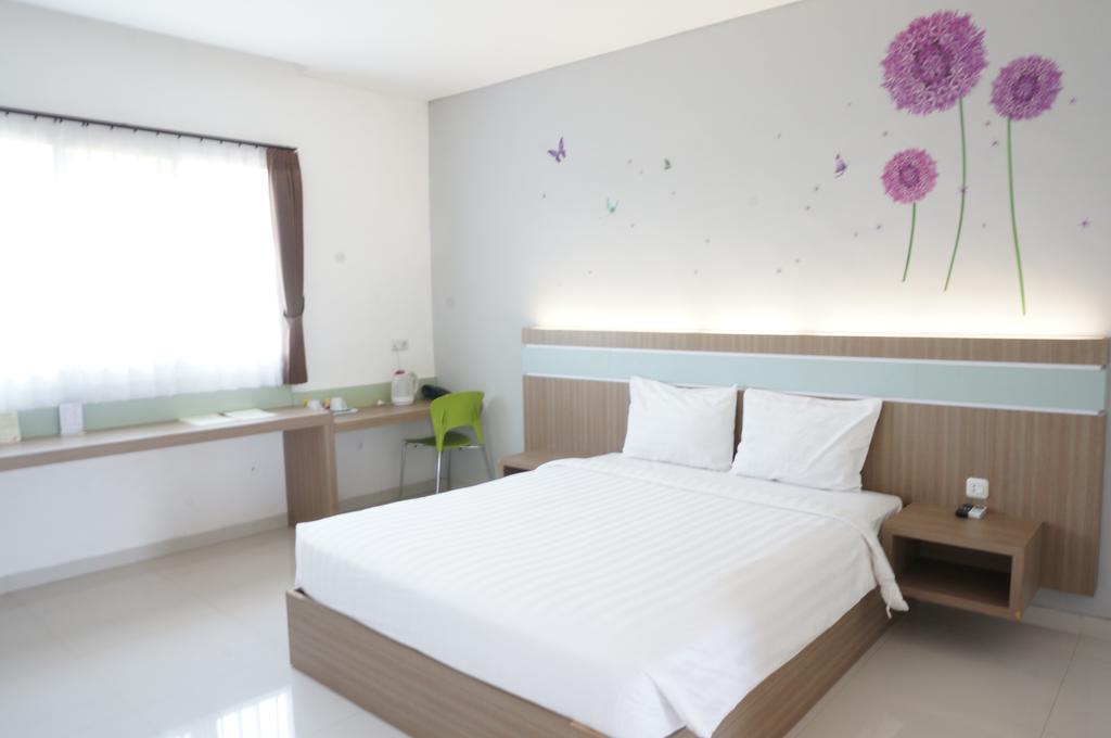 Rumah Cassa Guest House Surabaya Camera foto