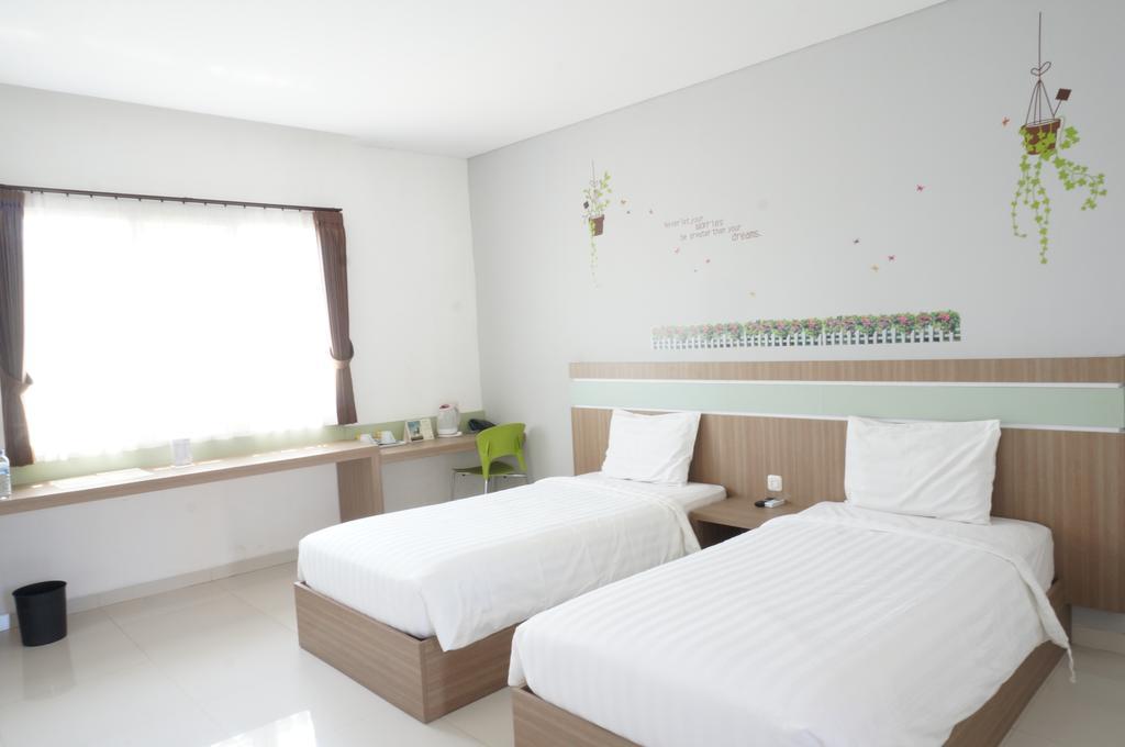Rumah Cassa Guest House Surabaya Camera foto