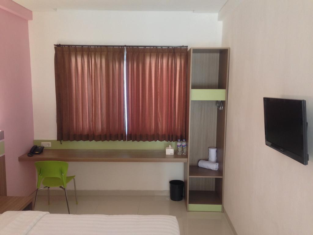 Rumah Cassa Guest House Surabaya Camera foto