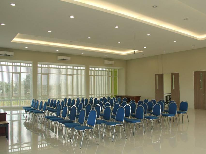 Rumah Cassa Guest House Surabaya Esterno foto