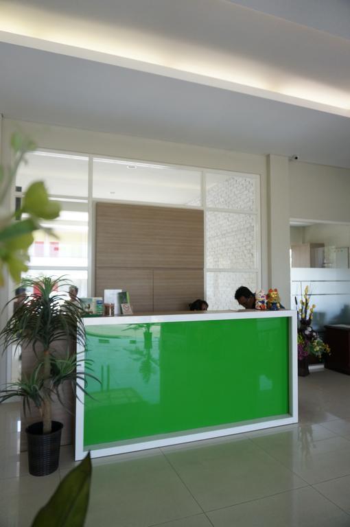 Rumah Cassa Guest House Surabaya Esterno foto